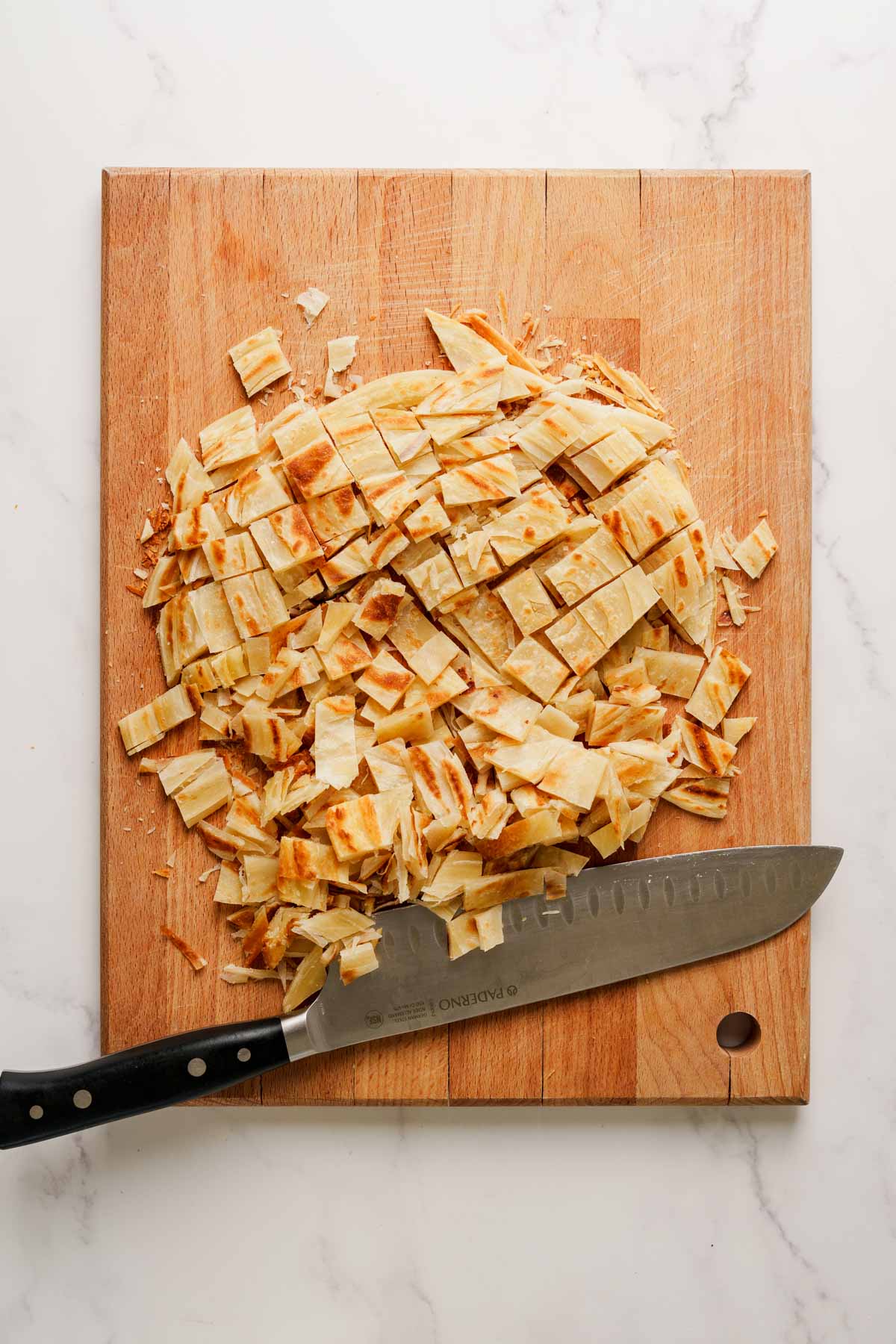 chopped parota on a chopping board.
