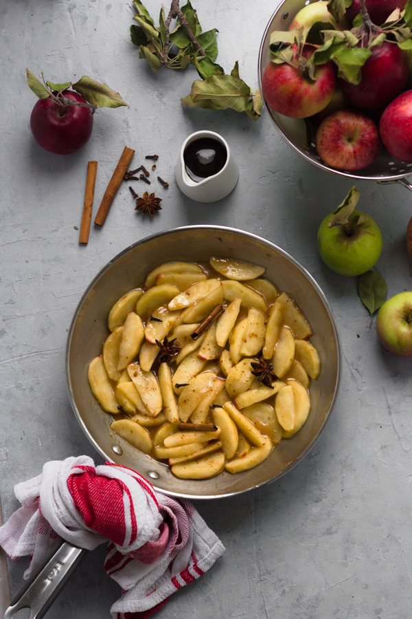 Easy sauteed apples in a pan