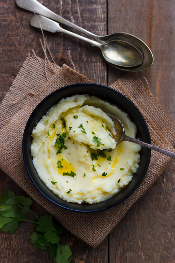 Best Fluffy Garlic Mashed Potatoes
