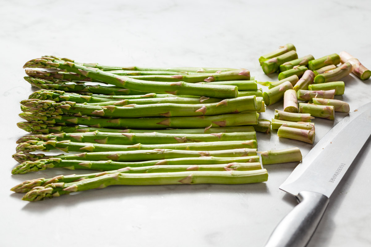 asparagus spears with stalks cut