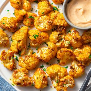 air fried cauliflower with dipping sauce