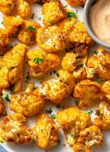 air fried cauliflower with dipping sauce