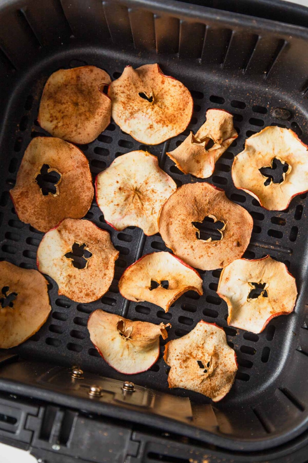 Crispy Air Fryer Apple Chips (15 Minutes)