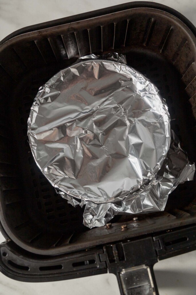 Can You Put Aluminum Foil In An Air Fryer?