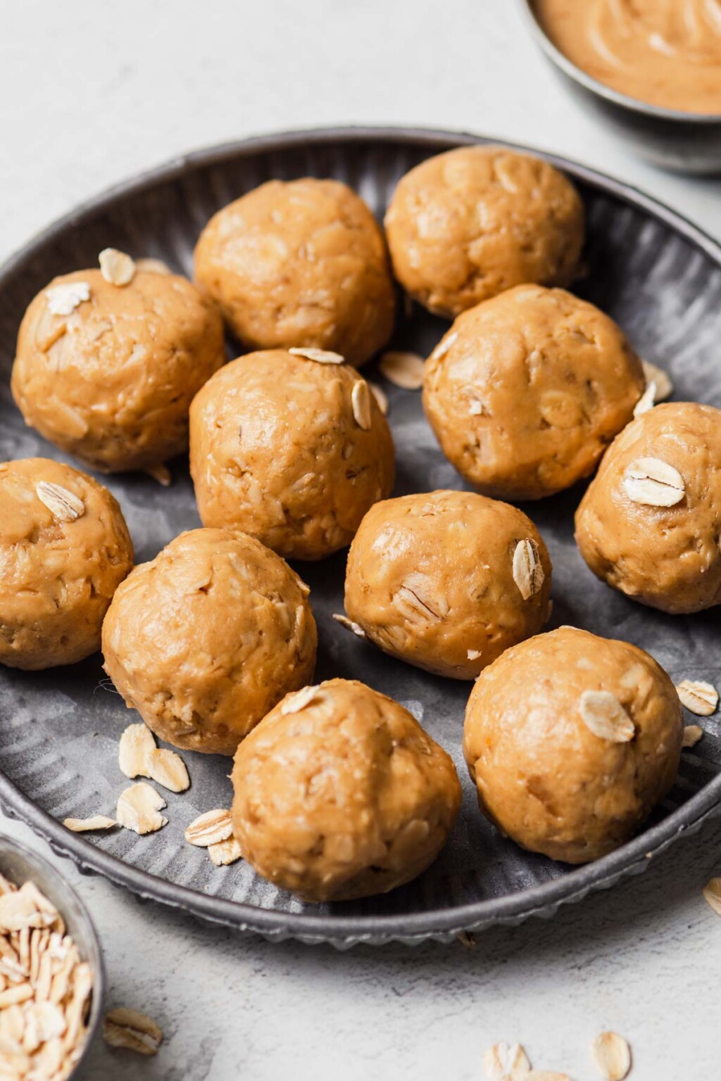 3Ingredient Peanut Butter Oatmeal Balls (No Chilling Needed)