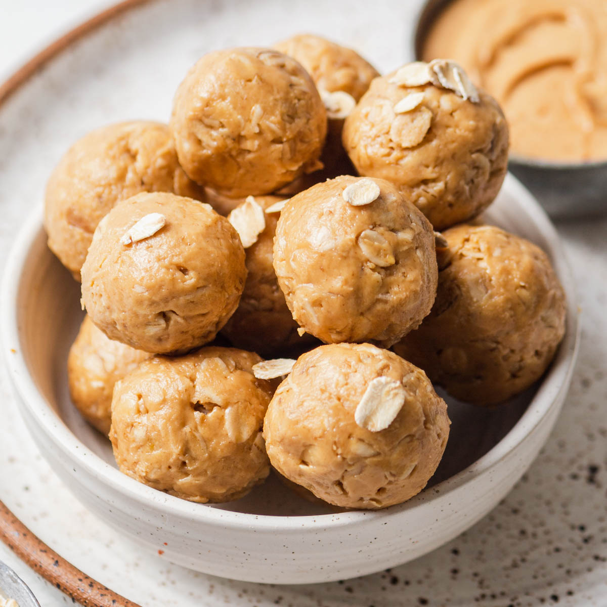 3Ingredient Peanut Butter Oatmeal Balls (No Chilling Needed)