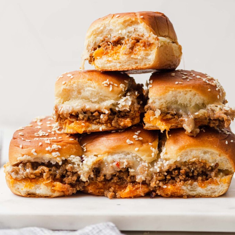 Cheeseburger Sliders With Hawaiian Rolls